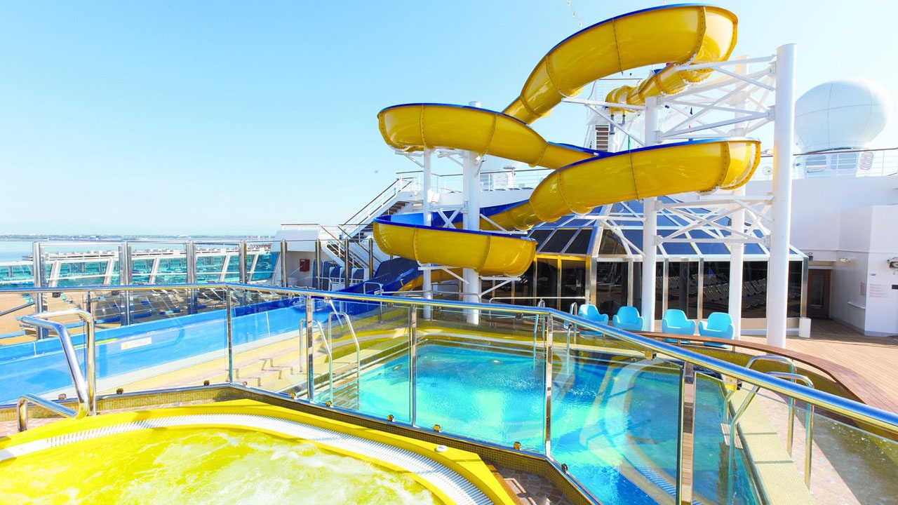 3 Descubre la belleza de Brasil con Costa Cruceros. Vive experiencias únicas en la temporada 2025 con itinerarios exclusivos y destinos sorprendentes.