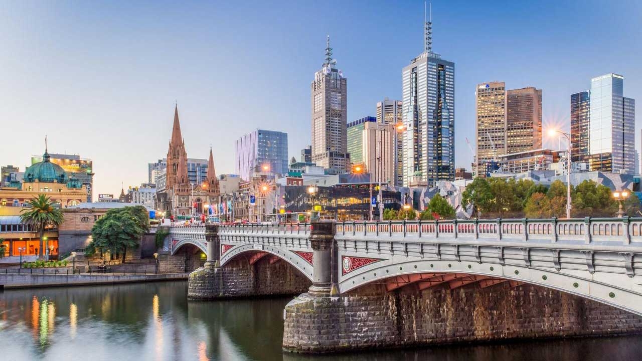 2 Descubre Nueva Zelanda y Australia en nuestra salida grupal. Paisajes únicos y experiencias inolvidables.