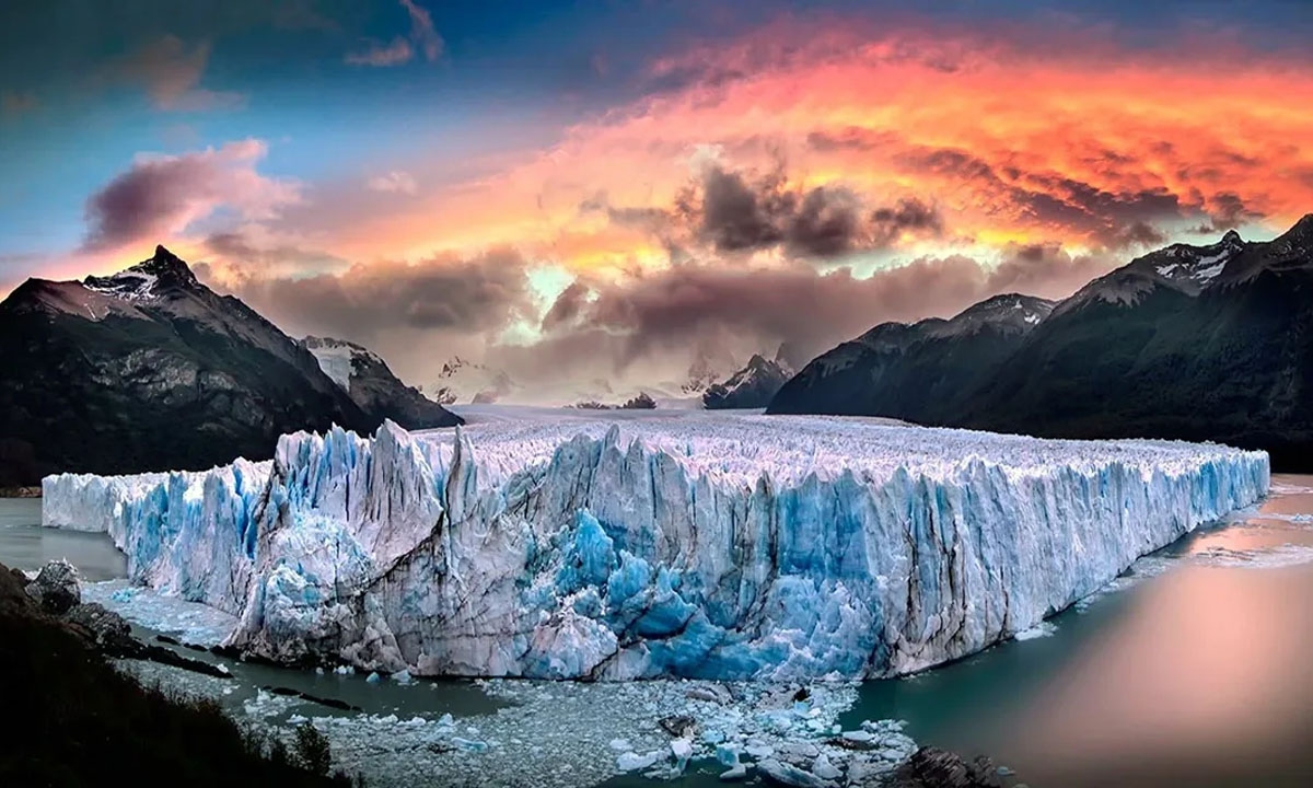 2 Tour de 4 días en El Calafate con visitas al Glaciar Perito Moreno y navegación. Incluye vuelos y alojamiento
